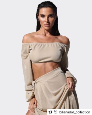 Mila Kalađurđević Instagram - @bilianadoll_collection 👙

Öyle çok beklemişim
Öyle çok özlemişim ki
Öyle benimsemişim ki
Benliğime kattım seni 
🌼🌹

Oysa ki sen yoktun yanımda, yanımda
Tomurcuk oldun sen dalımda, dalımda
Düşündümde ben en sonunda, sonunda
Hayal edip öptüm seni 
🥇🍓
