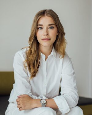 Milena Tscharntke Instagram - Proud to become part of the Breitling Squad. Thx for the shooting. More to come :)

#breitling #chronomat #squadonamission