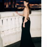 Milena Smit Instagram - Porque la noche de anoche fué.. 💔 Gracias @fotogramas_es por darnos una revista única para el cine y unos premios como los de ayer, llenos de emoción y risas. Querida @acostatoni estuviste maravillosa y nos hiciste vivir un año más momentos preciosos y muy divertidos. Gracias a super @julieta_martialay por la dedicación y entrega absoluta a esta revista y por el discurso tan especial que diste ayer. Enhorabuena a todos los premiados y nominados ❤️ fue un placer poder estar a vuestro lado ✨ Por supuesto no puedo dejar de dar las gracias a @yslbeauty y a todo su equipo por acompañarme siempre 🫂 Y qué haría yo sin mi familia ❤️‍🩹 gracias a todos vosotros por estar en cada detalle y por hacer que entre todos, juntos, sigamos creando cosas increíbles, pero sobretodo por ayudarme y estar SIEMPRE, os quiero muchísimo 🖤 @carlosramoss @joshuawf @rebecatfigueroa @andresgarlujan @_freddyalonso @maaria.ab y a todo @cramtalent Espero que os encante este look tanto como a nosotros hacerlo!! 🌙