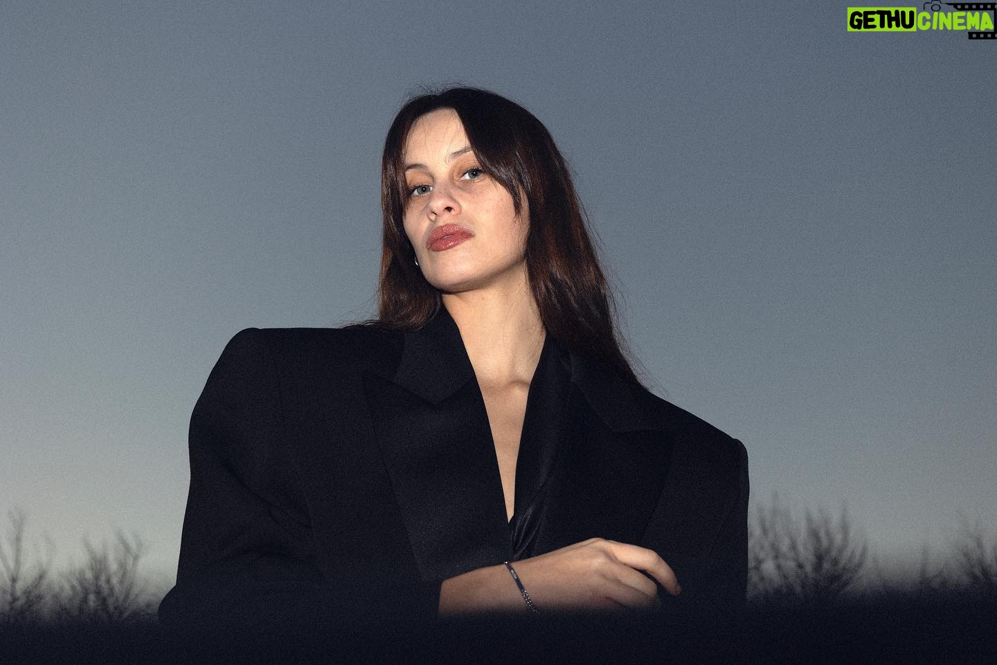 Milena Smit Instagram - The best new year’s present ever, thank you love @ysl @anthonyvaccarello 🖤🌇