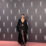 Milena Smit Instagram - Ayer fue la presentación de LoveShine en Madrid 🖤🎀 Gracias a @yslbeauty por hacerme sentir en familia una noche más ✨ #YslLoveShine #yslbeauty #makeuplook