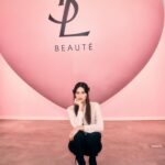 Milena Smit Instagram - A day with @yslbeauty 🖤 celebrating the launch of loveshine with the best team I could dream of and in the best company 🫂 thanks to all of you who made such a special day possible ✨