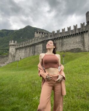Militta Bora Instagram - B E L L I N Z O N A 
Donde nació mi BISNONNA 🩷🇨🇭#bellinzona🇨🇭 #bellinzonacastles