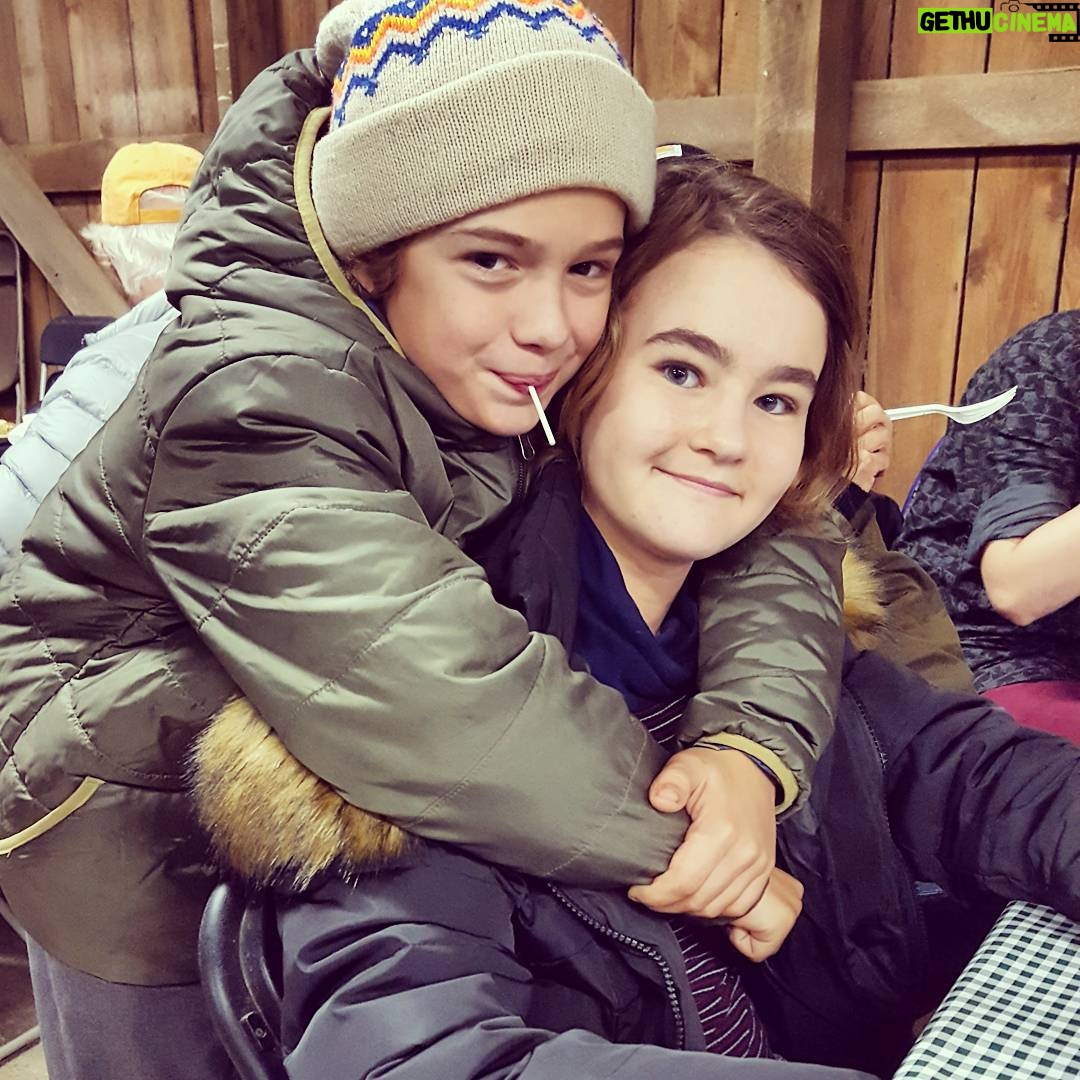 Millicent Simmonds Instagram - My other brother 🤗