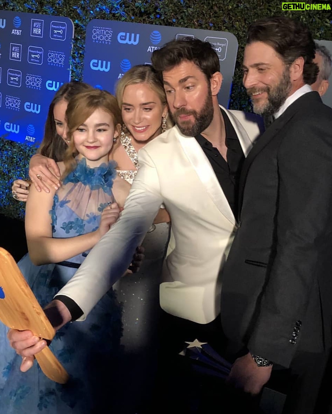 Millicent Simmonds Instagram - I’m so proud of us!! Missed you @noahjupe 🤟🏻❤️ thank you @criticschoice for an amazing night!