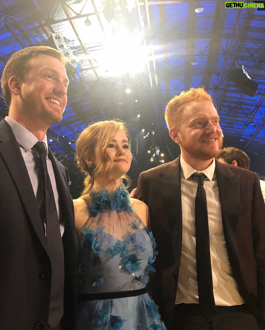Millicent Simmonds Instagram - I’m so proud of us!! Missed you @noahjupe 🤟🏻❤️ thank you @criticschoice for an amazing night!