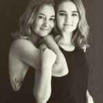Millicent Simmonds Instagram - Please read🙂 I get so many messages from Deaf kids saying how lucky I am that my family learned sign, and how alone they feel. This breaks my heart and shouldn’t happen. I still can’t communicate with family that never learned and that’s their decision. It’s ok. I’m still considered one of the lucky ones because my parents, siblings and a few other family members have learned my language. If you have a Deaf family member or child, PLEASE learn #asl it’s a beautiful language. Contact the deaf center in your state and a lot of them have free classes. Communication is so important! Please share 🤟🏻🤟🏻#signlanguage