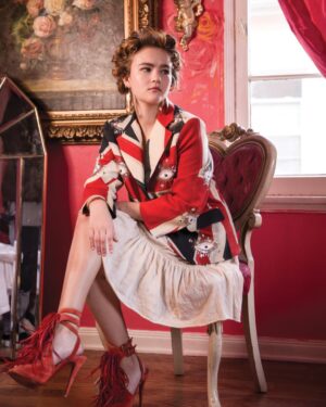 Millicent Simmonds Instagram - 👠👑