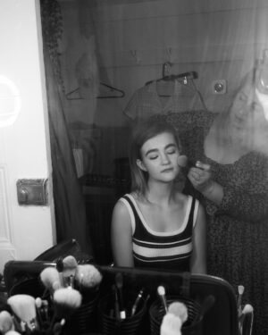 Millicent Simmonds Instagram - It would be an understatement to say last night was a dream come true. Thank you @greyhousebway @levihollow 🤟🏼🖤🧶 Photography @jennyandersonphoto  Styling: @thomascarterphillips  Makeup: @kirinstagram  Hair: @_marcosantini1