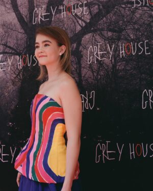 Millicent Simmonds Instagram - It would be an understatement to say last night was a dream come true. Thank you @greyhousebway @levihollow 🤟🏼🖤🧶 Photography @jennyandersonphoto  Styling: @thomascarterphillips  Makeup: @kirinstagram  Hair: @_marcosantini1