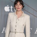Millie Brady Instagram - #Surface Premiere NY 🫶🏻 @appletvplus @hellosunshine Coming this Friday 29th July 🫶🏻 ~ Styled by @leithclark ~ Wearing @chanelofficial ~ Makeup @benjaminpuckey ~ Hair @tak8133 ~ Skin Prep @guendalinatheskinsculpter @thelightsalon @lioncommunications