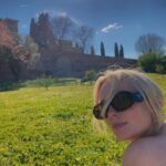 Millie Gibson Instagram - Aprile dolce dormire'