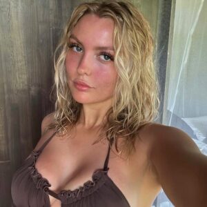 Millie Taylforth Instagram - I left my hair to naturally dry for the first time in years and only just discovered it’s kinda wavy 🫣