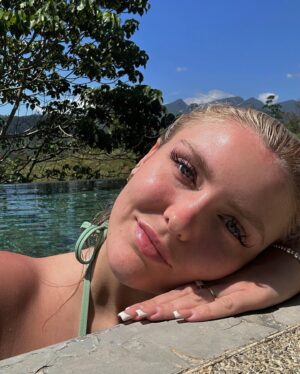 Millie Taylforth Instagram - ran away from my problems and spent a week at a detox retreat🧘🏼‍♀️