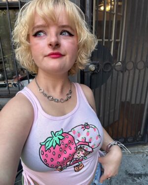 Milly Shapiro Instagram - 🍓its literally basically summer already 🍓