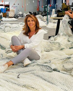 Mimi Denissi Instagram - Θεσαλονικη μου!’λιγες μέρες πολλοί αγαπημένοι φίλοι. Πολλές ετοιμασίες για την παράσταση αλλά κ για αλλά πολλά που θα τα πούμε σύντομα!’ Ευχαριστω για όλα #thessaloniki #friends #diopas_sa #dismantidisfamilly @ritakatsaouni @apollonia_politia