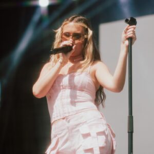 Mimi Webb Instagram - First American festival!! COMPLETED 💕 what a timeeee TYSM @aclfestival see you for round 2 this weekend <3