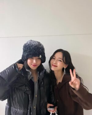 Min Sun-ye Instagram - 못하는거 없는 커리어워믄 유비뇽🤎 
격하게 고맙구 응원해 언니, 알랍🪽 

#썬제니랑윱