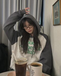 Min-seo Instagram - 추..추워!🥶