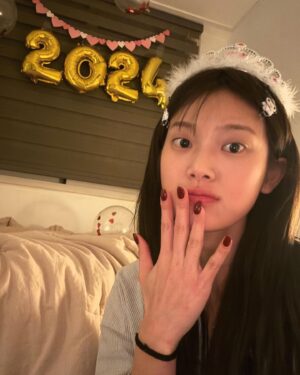 Min-seo Instagram - 쿠마랑 둘이 홈파티❤️‍🔥
와라 2024!