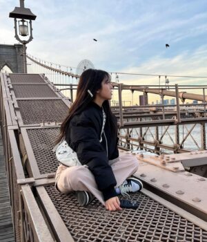 Min Do-hee Instagram - 🌉