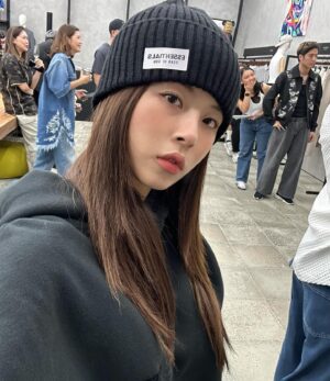 Min Do-hee Instagram - 😎🖤

#club21multilabel
#fearofgodessentials