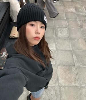 Min Do-hee Instagram - 😎🖤

#club21multilabel
#fearofgodessentials