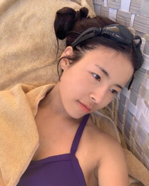 Min Do-hee Instagram - 벌써 발리 또 오고싶어지는데 (?)
뒤죽박죽 마음대로 보낸 하루처럼 사진도 뒤죽박죽 🏊🏻‍♀️💙☀️🍺🧊🎽🏝️