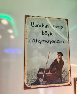 Mina Derman Instagram - Biz bu cihana... neyse biliyorsunuz zaten