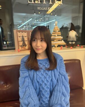 Mina Ōba Instagram - 結婚式前の大事なヘアメンテナンスは
@littleharajuku の @meg_kodama さんに
夫婦でお願いしました🕊️
　
大事なときは絶対めぐさん！って
勝手に決めてるから
やってもらえてよかった🥲🫧
　
髪つやっつやですごかった。
旦那さんのパーマもカラーも完璧すぎて。
本当にありがとうございました😌🌿
#littleharajuku #結婚式準備