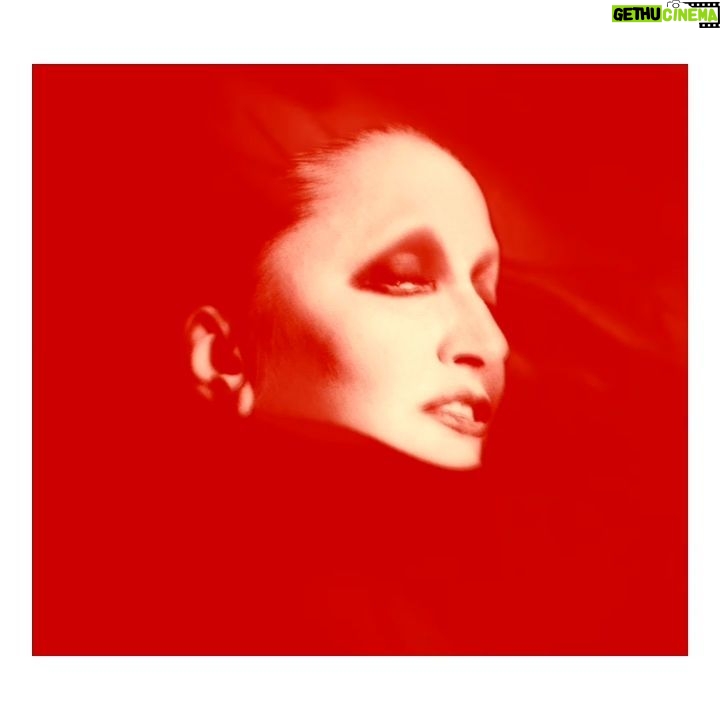 Mina - 6.8K Likes - AMOREUNICOAMORE
