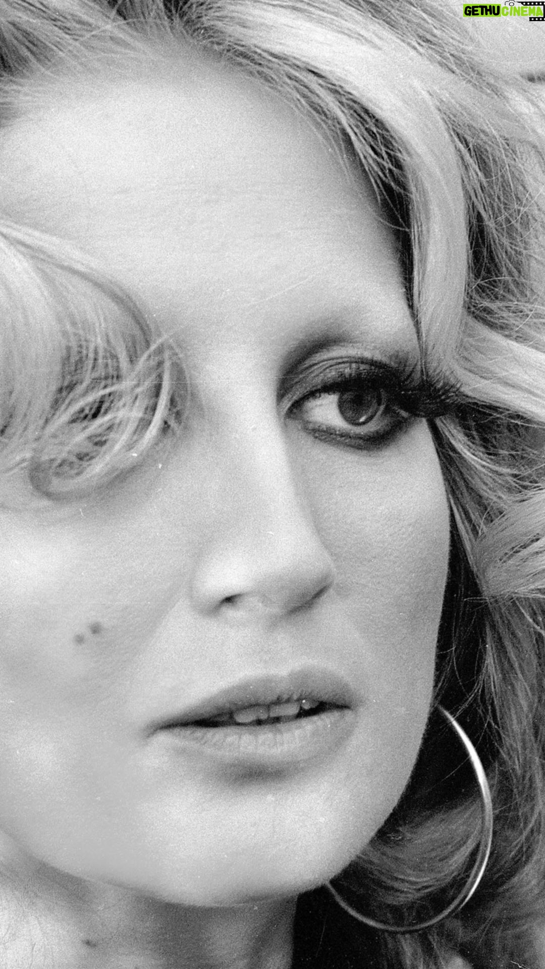 Mina - 11.5K Likes - MINA|CAPIRÒ|1971