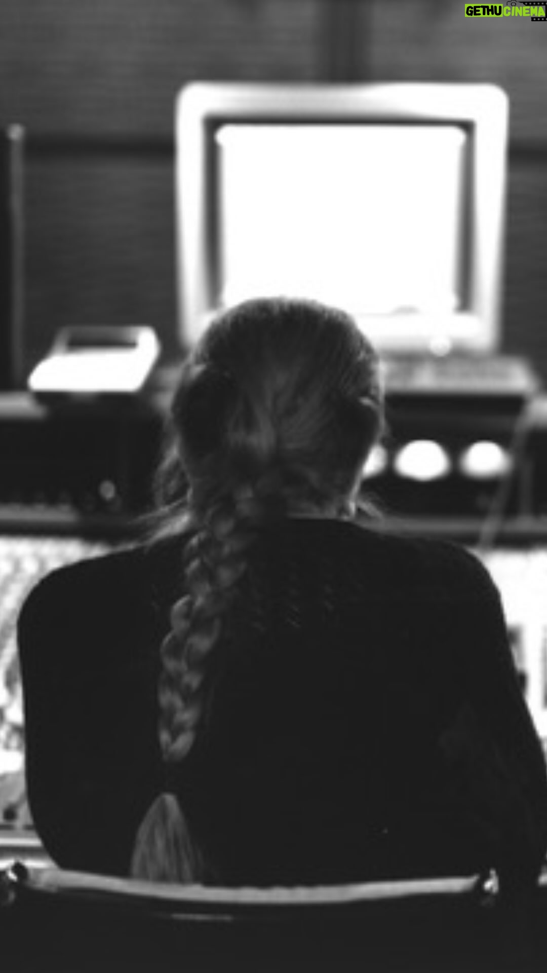 Mina - 15.7K Likes - Backstage | Mina in studio | Oggi sono io