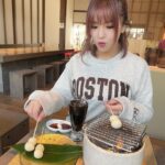 Mina Shirakawa Instagram - Dango Baker🍡 #MinaShirakawa #Nagoya #名古屋城 #金シャチ横丁 #prowrestling #travel #Japan #巡業