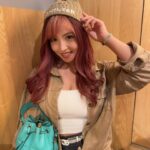 Mina Shirakawa Instagram - 🍢めっちゃ美味しいおでん屋さんに出会ったんだけど、大根と2ショットしたら急に映えなくなった笑 #MinaShirakawa #prowrestling #STARDOM #ootd #HIGHfLYeR #Valentino