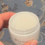 Mina Shirakawa Instagram - 最近のコスメ事情🫶🏻オールインワンジェル編 海外との行き来で、飛行機の中とか、あとは時差ボケで眠たくて仕方ないけど肌だけはしっかりやたい😱みたいな時が増え💦時短が出来るオールインワンジェルを取り入れはじめたーー🙋‍♀️ ヒト幹細胞培養液とプラセンタエキスでめちゃくちゃ保湿される！保湿力あるけど、ベタつかない🙆‍♀️モチモチなのにハリが出る感じ！！ 今日は試合前も塗ってからメイクしてみたけど、試合後も、お化粧崩れがそんなになかった✨ちなみに写真は、試合後だよ！！ おためし、あーれ👍 #プラマイスト #ヒト幹細胞培養液 #スキンケア #MinaShirakawa #prowrestling