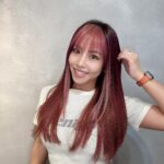 Mina Shirakawa Instagram - I love my new hair color🩷 いつもありがとうございます @vaice_shibuya @vaice_kazu @vaice_tana #MinaShirakawa #hair #haircolor #フェイスフレーミング #ピンクヘアー