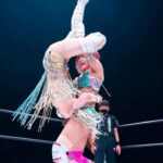 Mina Shirakawa Instagram - 1年前の今日、やっとの思いで白いベルトに辿り着いた。 沢山の人が、パワーを送ってくれて信じ続けてくれたから、私も折れずに進む事が出来た。 だけど... 思い描いてた防衛ロードは、全然歩めなかった。 みんなへの申し訳なさと、悔しさで本当に苦しかった。 だけどその時の悔しさが、今の原動力になってる。 もっとデッカいこと、やってやる。 まだまだ夢がある。 #oneyearago #MinaShirakawa #prowrestling #STARDOM #champion