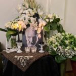 Mina Vahid Instagram - آن که کمال یافته،فاتحانه به مرگ خویش می میرد،در میان حلقه ای از امیدواران و نویدبخشان... چنین مرگی بهین مرگ است.دو دیگر،مرگ در کارزاراست و فداکردن جانی بزرگ. آقای پور احمد جاتون سبز قطعا از هر چه رنج رها شدید