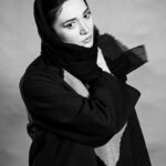 Mina Vahid Instagram - نو شدن سال امید رو یادمون میاره.یادمون میاره که احوالمون هرچقدر بد هم باشه،پایدار نیست و میگذره و حال بهتر میاد.یادمون میاره بعد هر مرگی تولدی هست و زندگی در هر صورت ادامه داره... سالی که گذشت با همه شادی هاو غم هاش ،مرگها و تولداش،شکست ها و موفقیتاش،خوبی و بدیاش،پشت سرمونه و سال جدید رو پیش رو داریم که میتونیم تبدیل به بهترینش کنیم.کافیه امید داشته باشم... سال نوتون مبارک