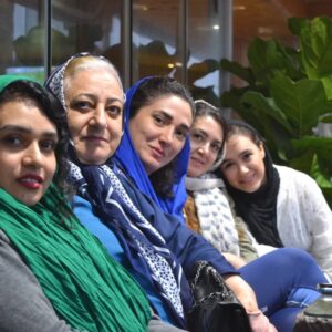 Mina Vahid Instagram - پاييز كه ميشه هواي رشت مياد سراغم،هواي بارون ،هواي بيخيالي،كودكي...
هوس ميكنم بيام رشت پيش مامان حرف دل بزنم.غروبا بشينم با دوستام رو تراس با صداي بارون چايي بخوريم و بخنديم...
رشت...رشت...رشت
شهر منحصر به فرد من،با فرهنگ مخصوص به خودش كه هركي رو عاشق خودش ميكنه.