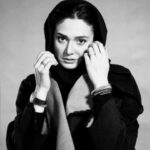 Mina Vahid Instagram - زنان همیشه در تلاش برای اثبات توانایی های خود بودند،در تلاش برای احراز حقوق زایل شده خود و رهایی از سلطه تصمیم گیری های مردانه... اما هنوز جوامعی هستند که زنان را جزو اموال خود دانسته و حتی اختیار مرگ و زندگی شان نیز از آن خود میدانند همچون رومینا ها ،فاطمه برحی ها و... به امید حقوق برابر،به امید روزی که به تصمیماتمان احترام بگذارند.به امید حضور بیشتر زنان قدرتمند در مناصب مهم. روز جهانی زن مبارک عکس: @calk_studio_portrait ممنون از: @mina_vahid_fan @mina._angelfc #کودک_همسری #قتل_ناموسی #تجاوز_به_زنان #حقوق_طلاق #خشونت_علیه_زنان #حقوق_زنان #دیه_زن_و_مرد