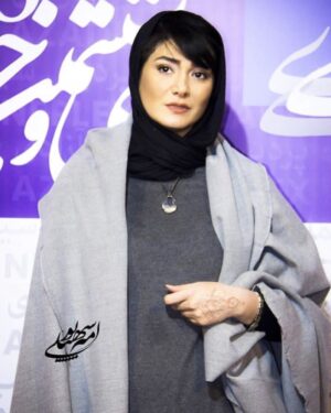 Mina Vahid Instagram - از همه دوستان که نگران حالم بودن و توی دایرکت یا زیر پست قبلی پیام دادن و دلجویی کردن ممنونم.خوشحالم که شما رو دارم با اینکه تا الان ندیدمتون اما انگار میشناسمتون.محبتتونو ازم نگیرین.محتاج این مهربونیتونم🙏🏻🙏🏻🙏🏻♥️♥️♥️