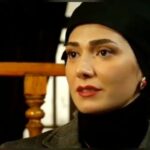 Mina Vahid Instagram - وقتی شهرزاد پخش شد مردم خیلی ازارم دادن خیلی بی احترامی کردن،منو به عنوان یک بازیگر جدید درین مجموعه پس زدن.بعضی هاشون که لطف رو به انتها رسونده گفتن بدترین بازیگر این سریالم و منکه از مرگ پدر ضعیف و رنجور شده بودم طاقت نیاورده و پیجم را با ۱۰۰kبستم. اما امروز که شهرزادو میبینم میگم خودمونیم من اونقدرها هم بد نبودم🥴