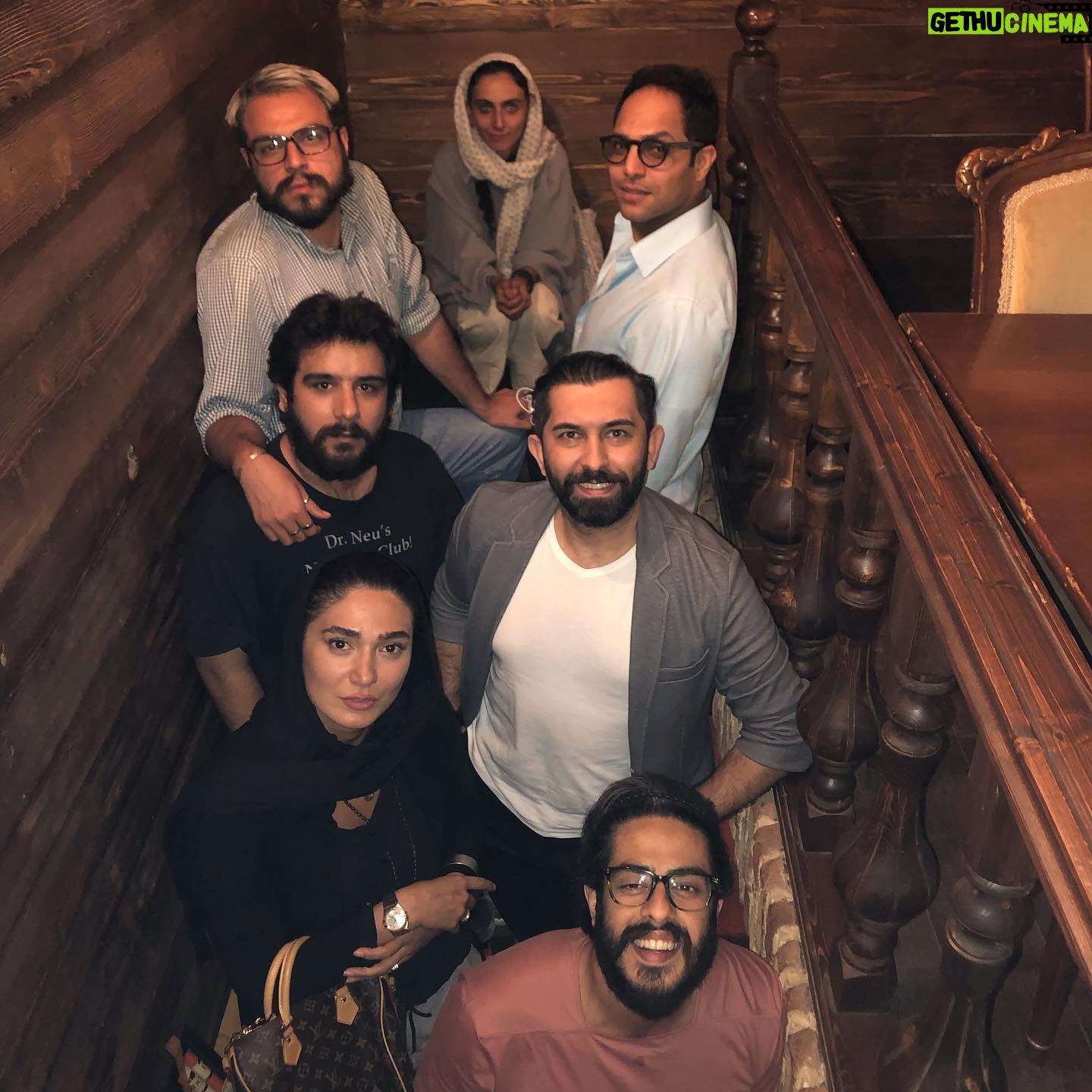 Mina Vahid Instagram - . با بچه هاي خوب تئاتر" اين يك كنفرانس از شكست ما نيست" ...ديشب كارو ديدم و دوست داشتم .به نظرم ببنيد. #بازيگر #تاتر #سينما #actor #actress #تاتربازها #تاتريها #سينمايي #مينا وحيد#كارگردان#پوريا شكيبايي