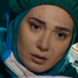 Mina Vahid Instagram - یک سال با کسی رندگی کردن کم نیست.من مهتاب قوی و قاطع و مهربون رو دوست داشتم...
با این خلاصه از مهتاب افرا با این زن خداحافظی می کنم بماند به یادگار
جا داره از تموم فن پیج هام که توی این مدت زحمت کشیدن و مهربون در کنارم بودم تشکر کنم🙏🏻❤️
#اتحاد_هواداران_میناوحید #بازیگران #افرا #سریال #میناوحید #سینما #سریال_افرا