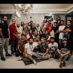 Mina Vahid Instagram - روز آخر فیلمبرداری سریال افرا
حدود نه ماه طول کشید و بالاخره تمام شد...
خسته مباشید میگم به تمامی عوامل و عزیزانی که در این مجموعه همکاری داشتیم🙏🏻❤️
#سریال_افرا_به_کارگردانی_بهرنگ_توفیقی_  #سریال #سینما #مینا_وحید