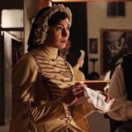 Mina Vahid Instagram – وقتي بچه بوديم بوي عيد از اين روزا شروع ميشد خيابونا كوچه ها خونمون بالاخره همه شهر دگرگون عطر عيد بود،شادي تو صورت مردمي كه تو مغازه ها خريد مي كردن موج ميزد.اما حالا…يا ما خيلي بزرگ شديم يا عيد ديگه اون عيد نيست.انگار نه انگار…هان؟#actress  #cinema