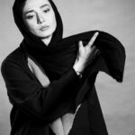 Mina Vahid Instagram - نو شدن سال امید رو یادمون میاره.یادمون میاره که احوالمون هرچقدر بد هم باشه،پایدار نیست و میگذره و حال بهتر میاد.یادمون میاره بعد هر مرگی تولدی هست و زندگی در هر صورت ادامه داره... سالی که گذشت با همه شادی هاو غم هاش ،مرگها و تولداش،شکست ها و موفقیتاش،خوبی و بدیاش،پشت سرمونه و سال جدید رو پیش رو داریم که میتونیم تبدیل به بهترینش کنیم.کافیه امید داشته باشم... سال نوتون مبارک