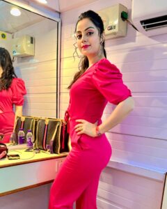 Actress Minakshi Jaiswal HD Photos and Wallpapers February 2024